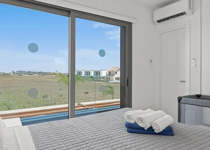 Serenity Waves 21 Vila