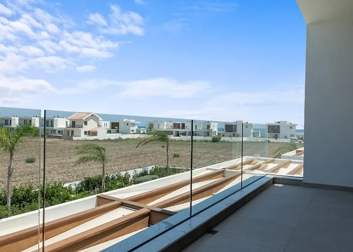 Serenity Waves 21 Vila